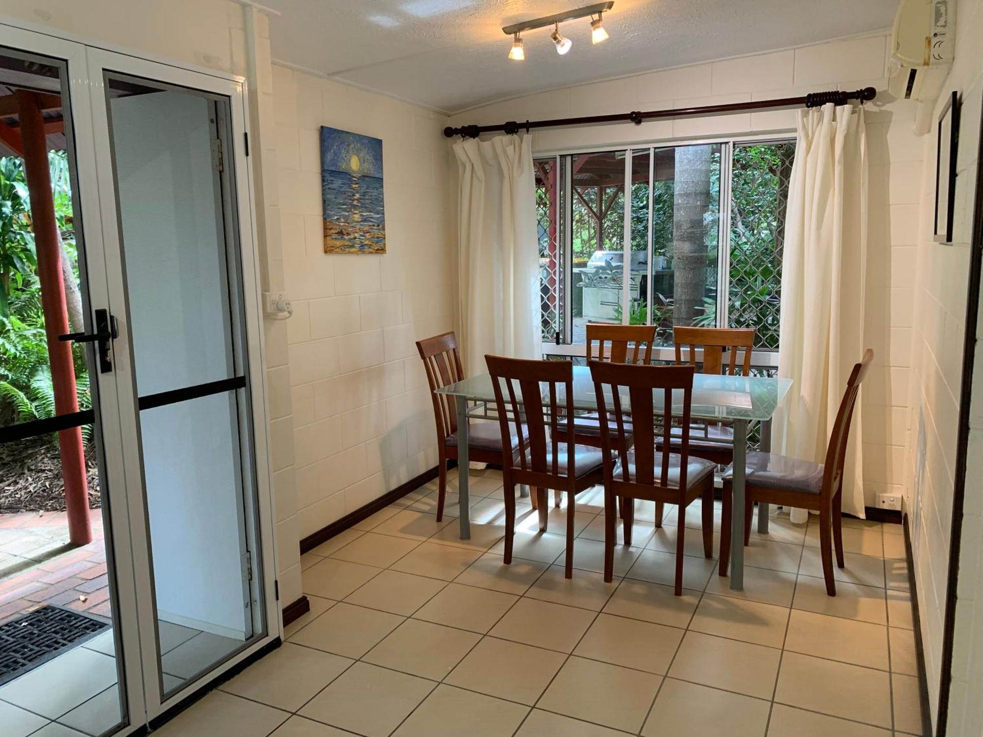 Shambhala Retreat Magnetic Island Cottages Nelly Bay Экстерьер фото